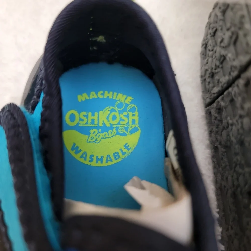 OshKosh Bgosh Toddler Boy's Blue Shark‎ Athletic Water Sandals - Size 4